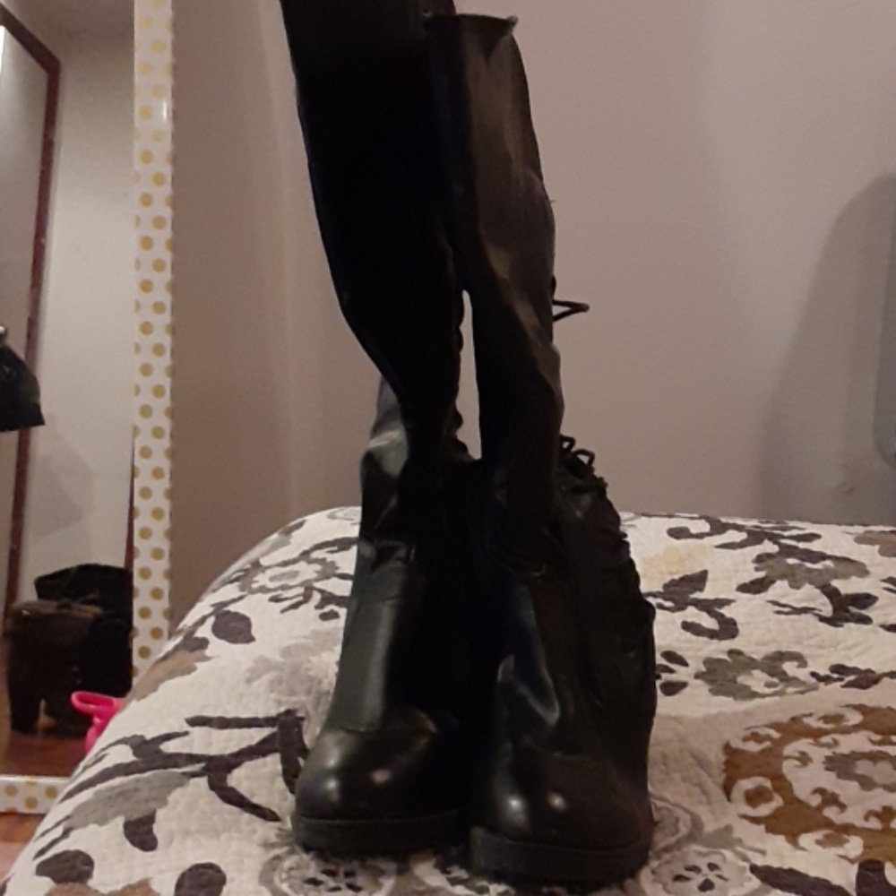Black shoe booties